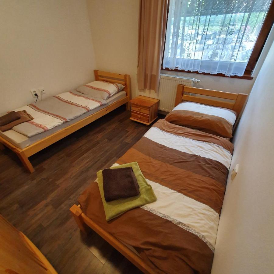 Horaren Novy Tekov Hotell Eksteriør bilde